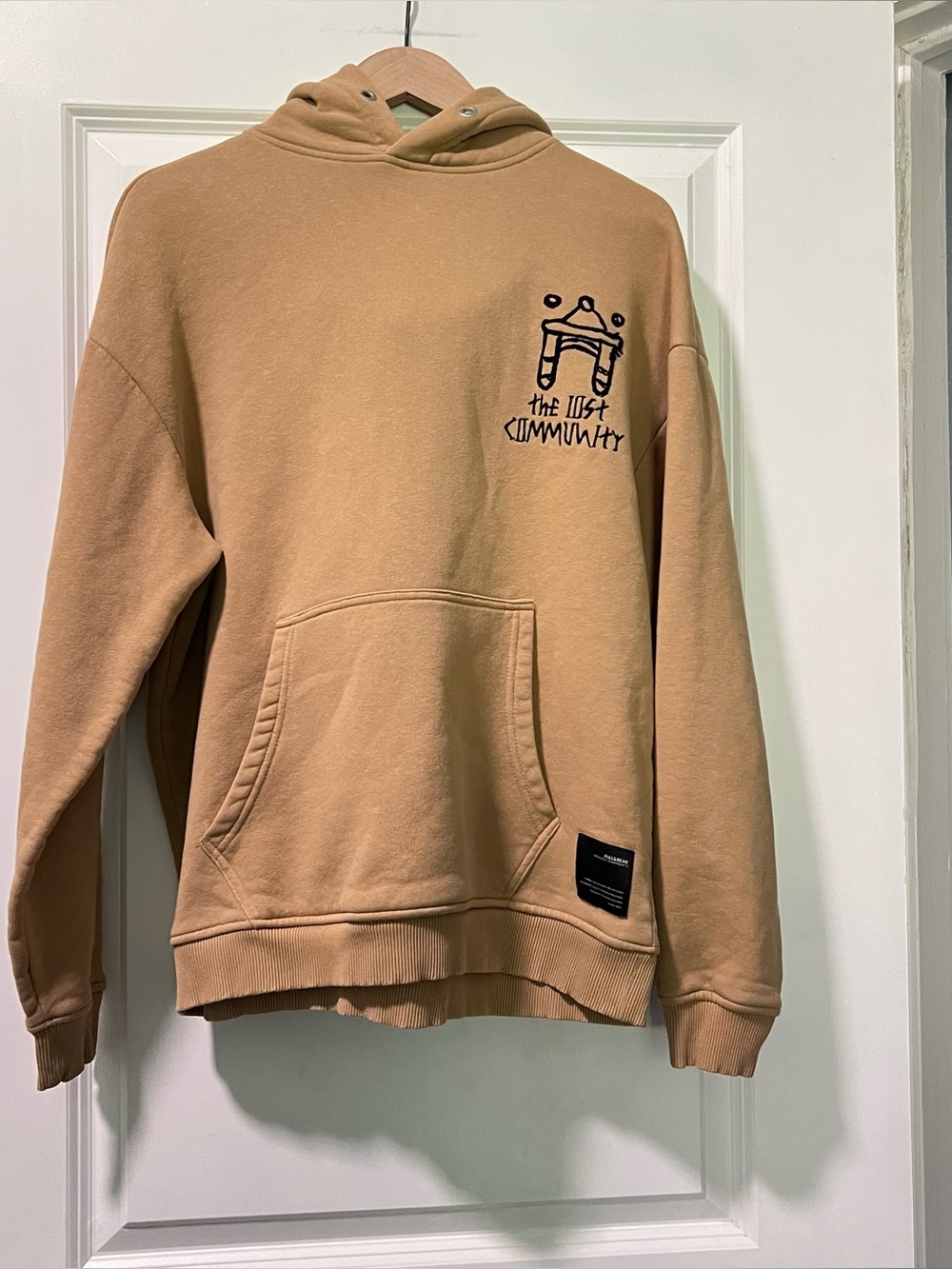 Pull & Bear Updated Garments Sz Small Tan “The Lost Community” Labyrinth Hoodie